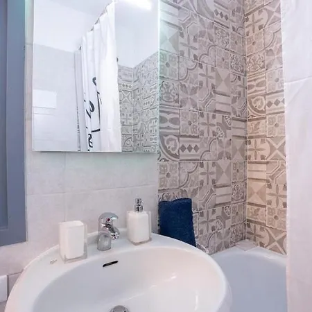 Maneki Artieri Apartman *